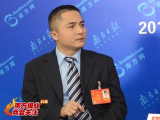 全国人大代表广东申菱空调设备公司总装车间主任叶国先.